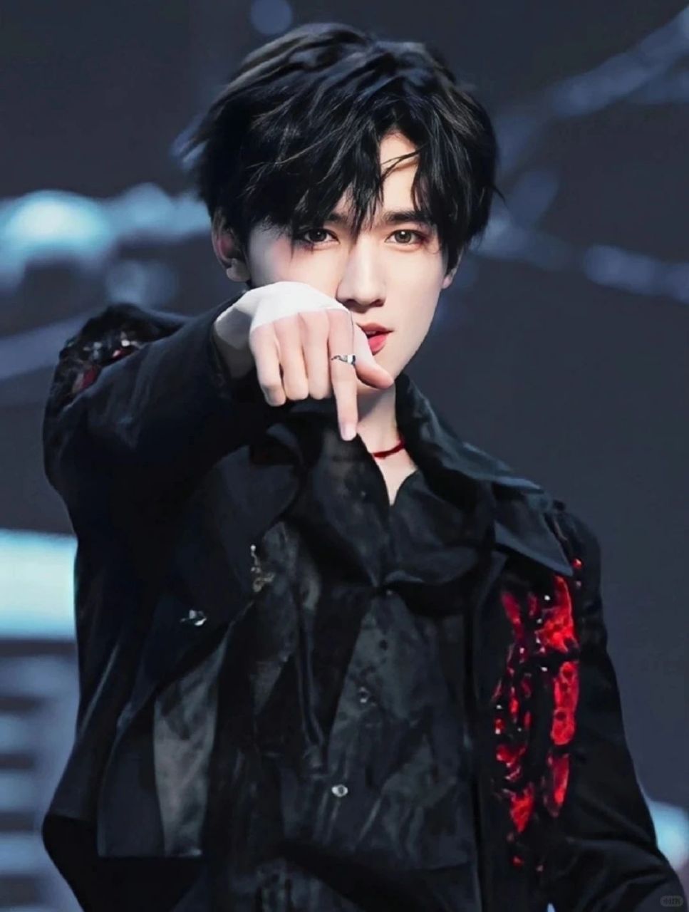 宋亚轩15张神级美图曝光,小海螺们速来围观这场视觉盛宴 各位小海螺们