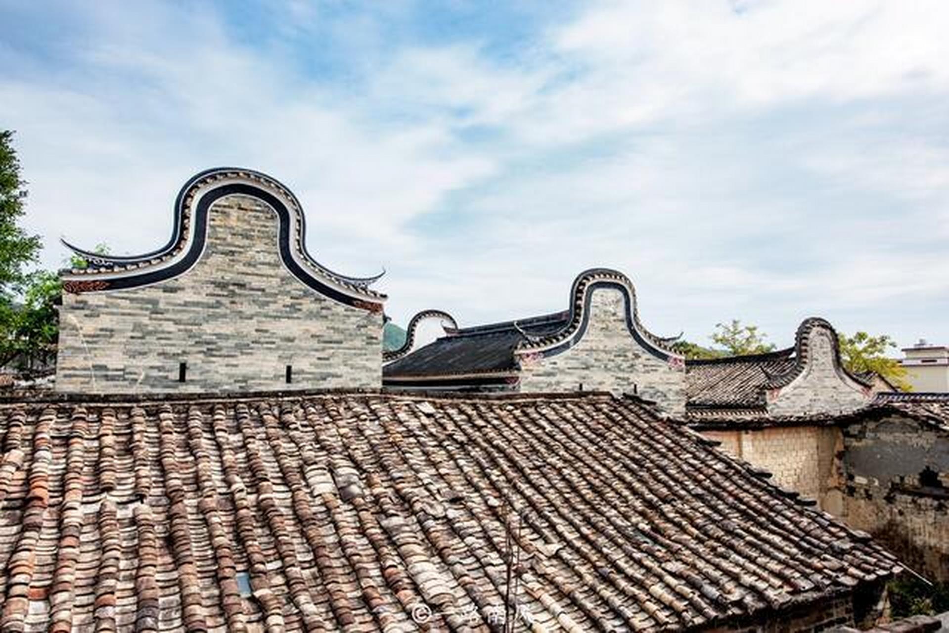 旅拍中国年#  位于广东清远佛冈县的龙山镇的上岳古村,以其独特的