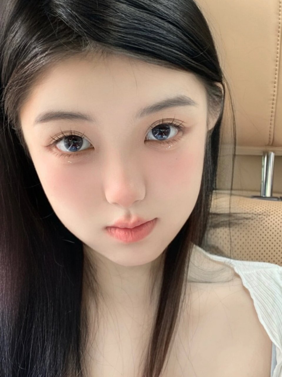 适合肉脸女生的妆容  99哈喽,肉脸的宝贝们!