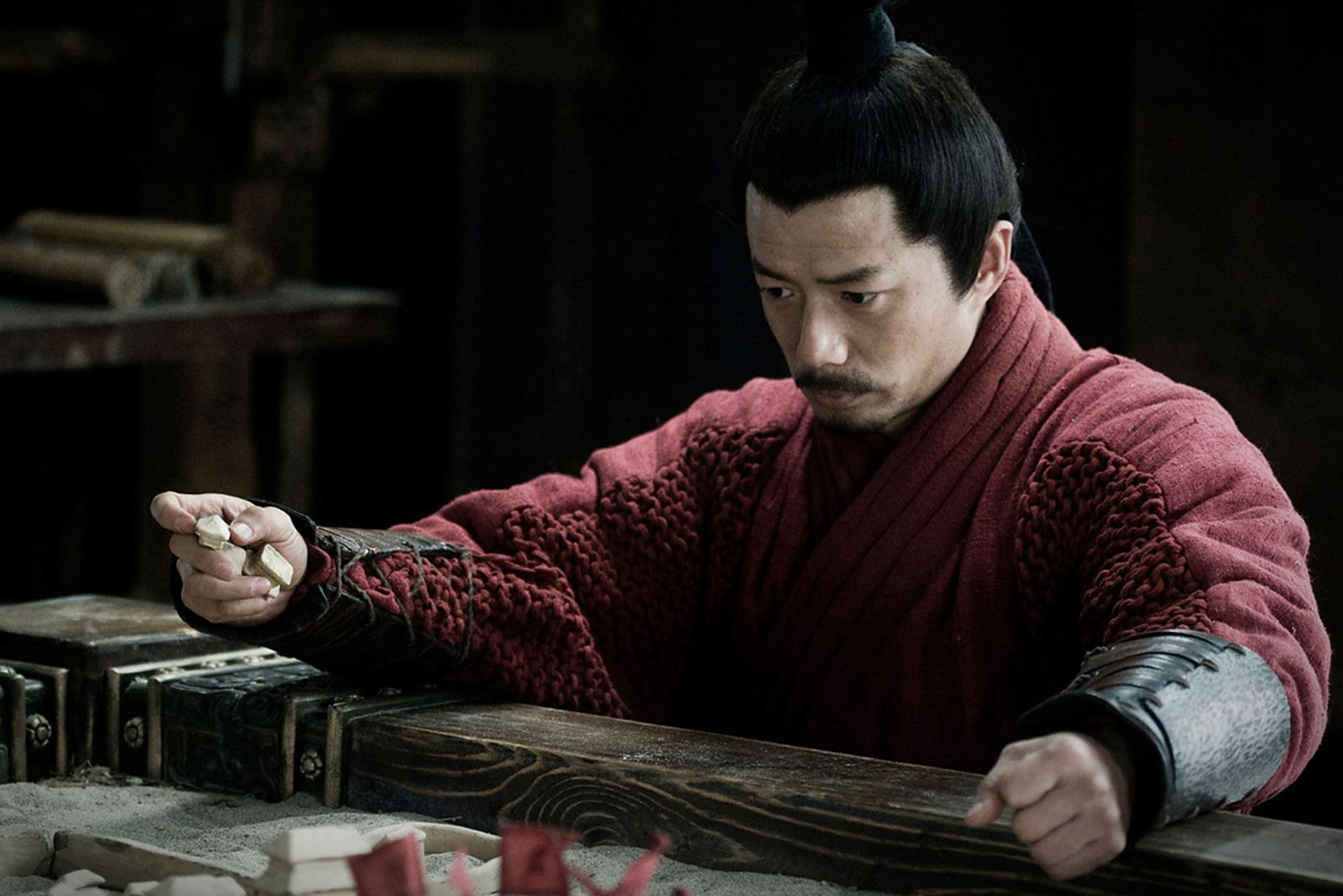 身边的人都很不理解,韩信说屠夫让他忍辱负重磨炼意志,才有了如今的