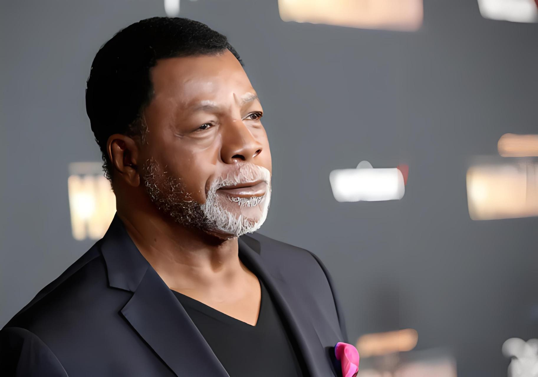 好莱坞传奇硬汉演员卡尔·韦瑟斯于近日去世,享年78岁.