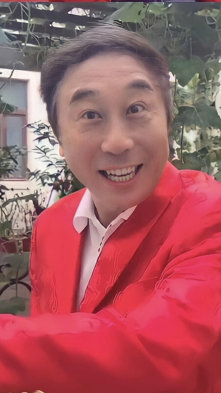 历年春晚小品爆梗  7815冯巩主演的小品《快乐老爸》再次带火了那