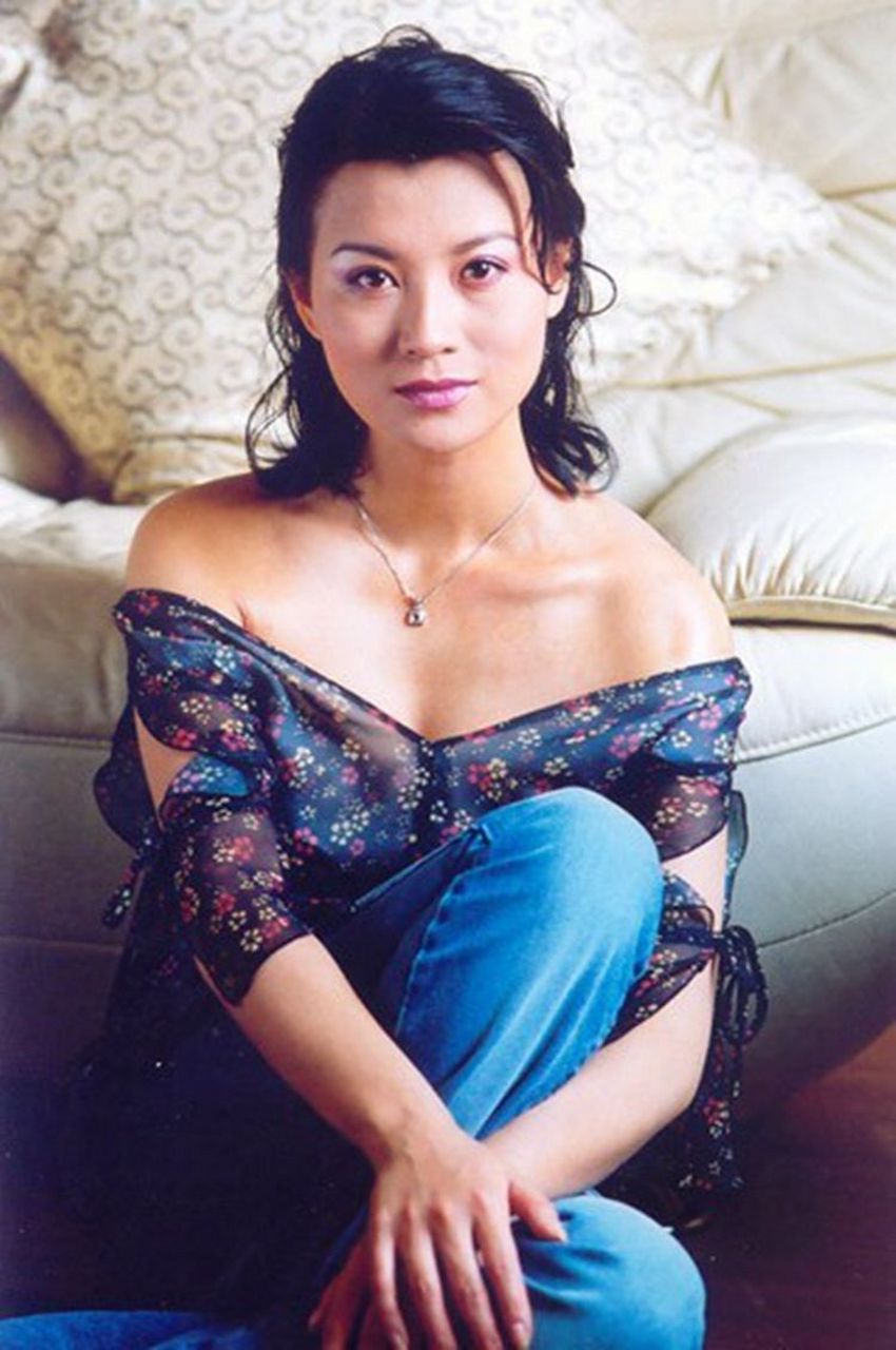 史兰芽是一位有颜值和演技的实力派女演员,经历过三次婚姻,最终嫁给