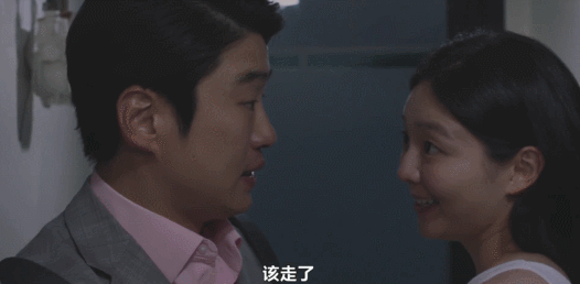 其背后讨论的,是现代人在生活中背负的那些难以对抗的现实困境与社会