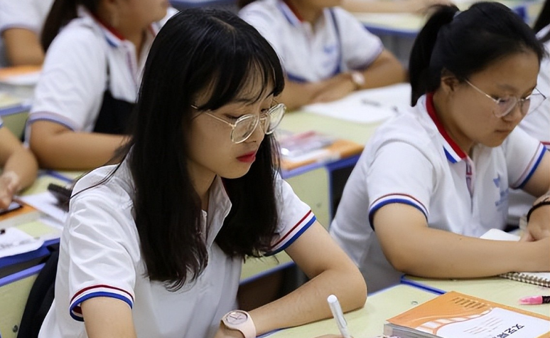 各省高考生在本省就读率排名,北京82%排第二,广东学生雷打不动