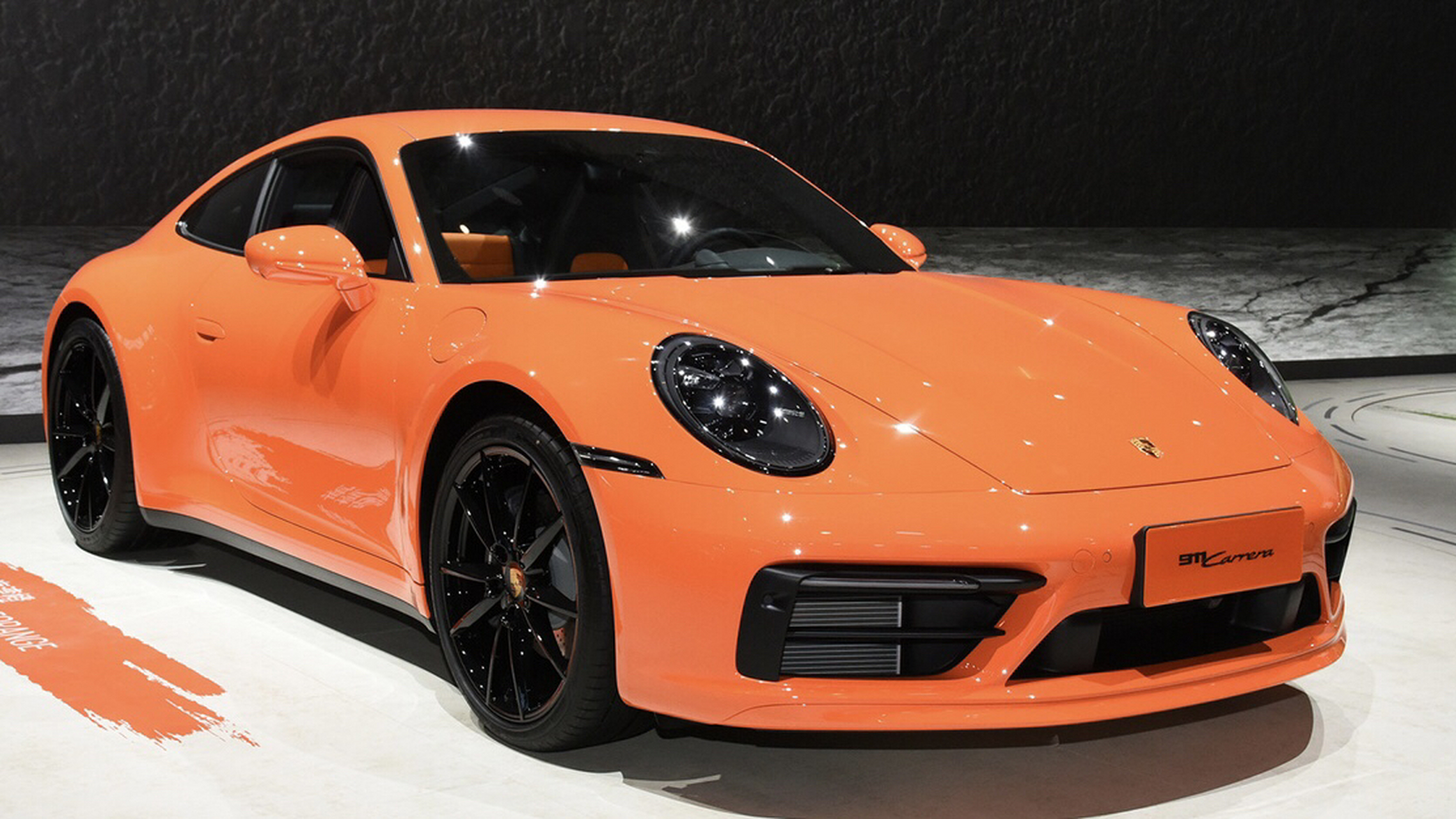 2023款保时捷911,烈焰橙车身预意吉祥如意,开着它回个家,过年一定发!