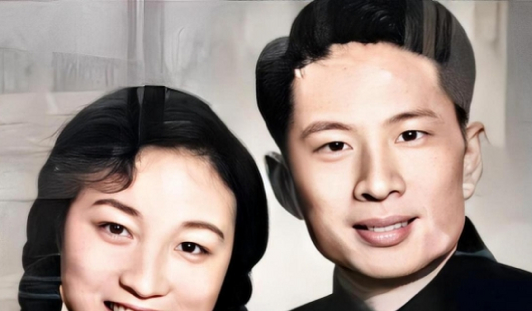 在20世纪50年代,冯喆与他的妻子张光茹留下了一张温馨的合影.