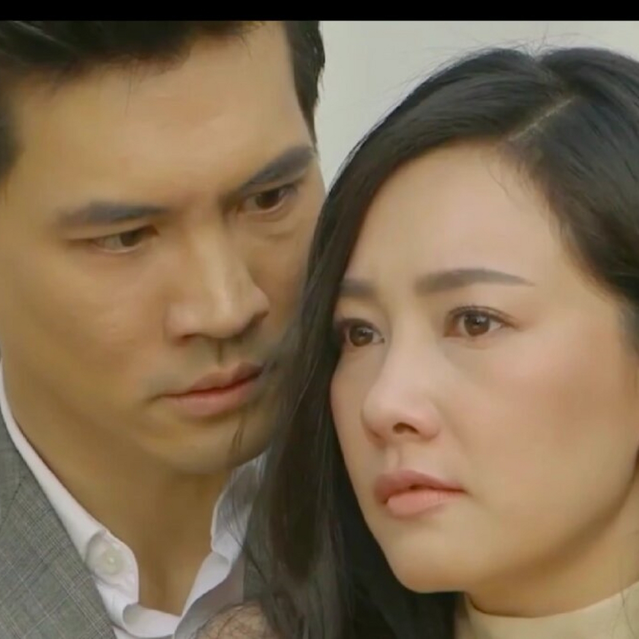 泰剧《烈焰燃情》ken&noon  7715剧情简介:  男主爹被女主爹