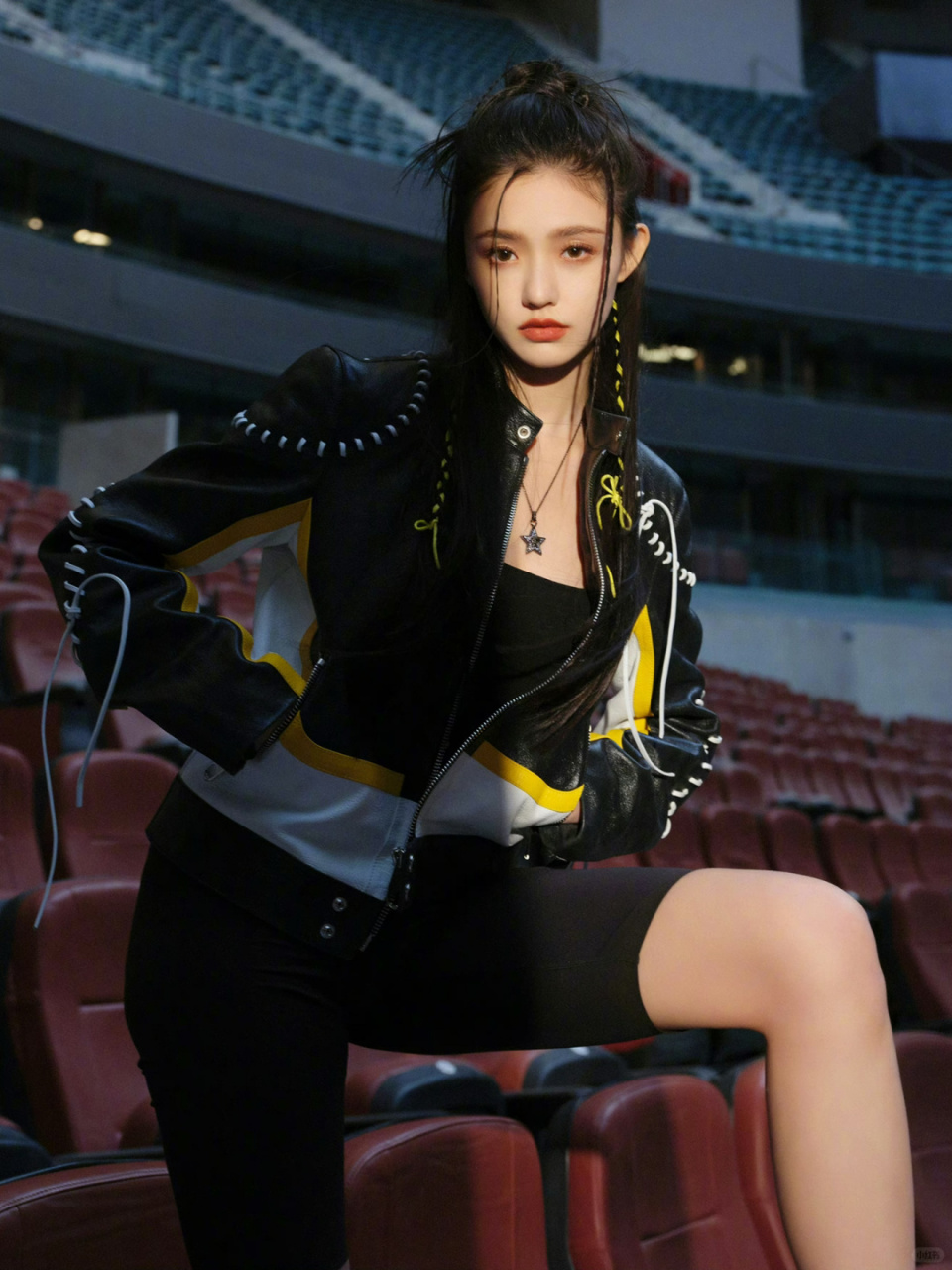 林允|《rayli》 ! 运动风大片——展现不一样的时尚魅力 !