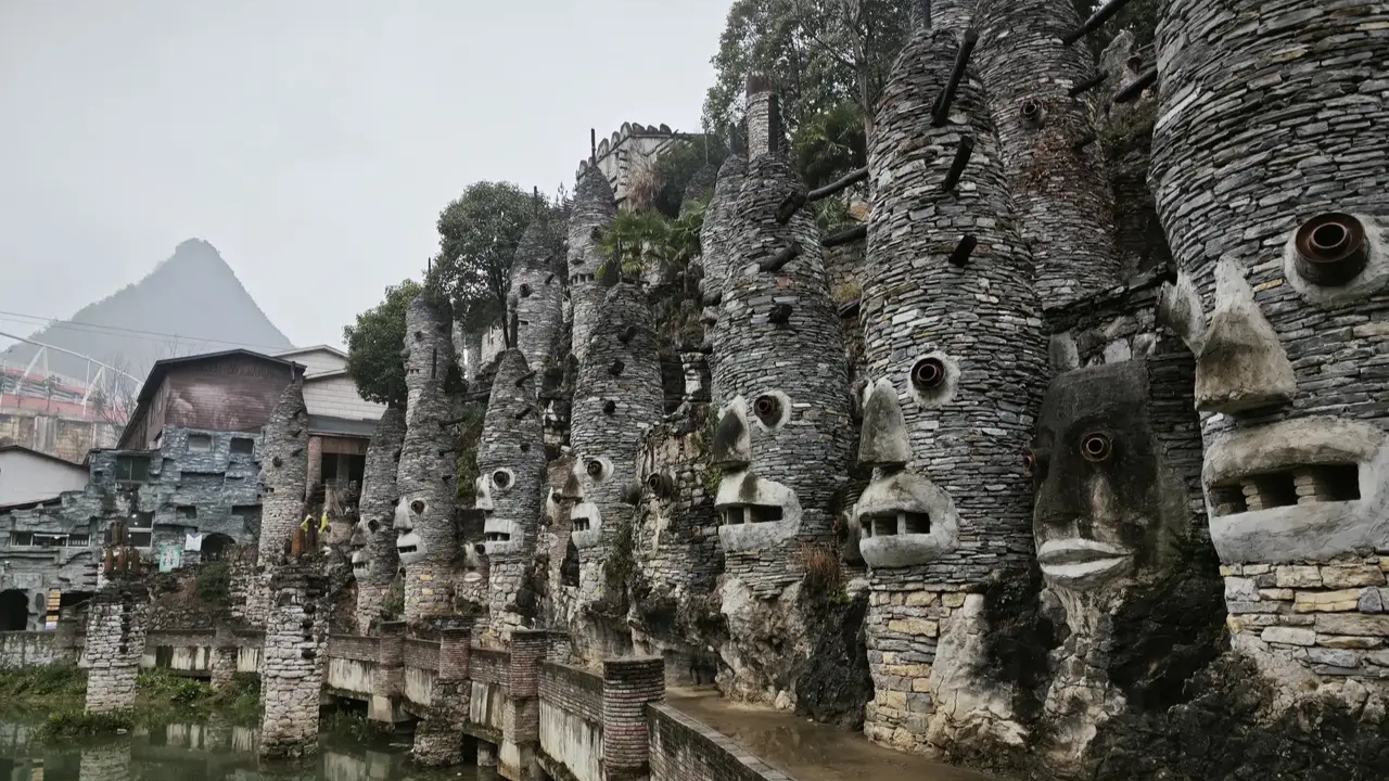 贵阳花溪夜郎谷,细雨中透露着质朴
