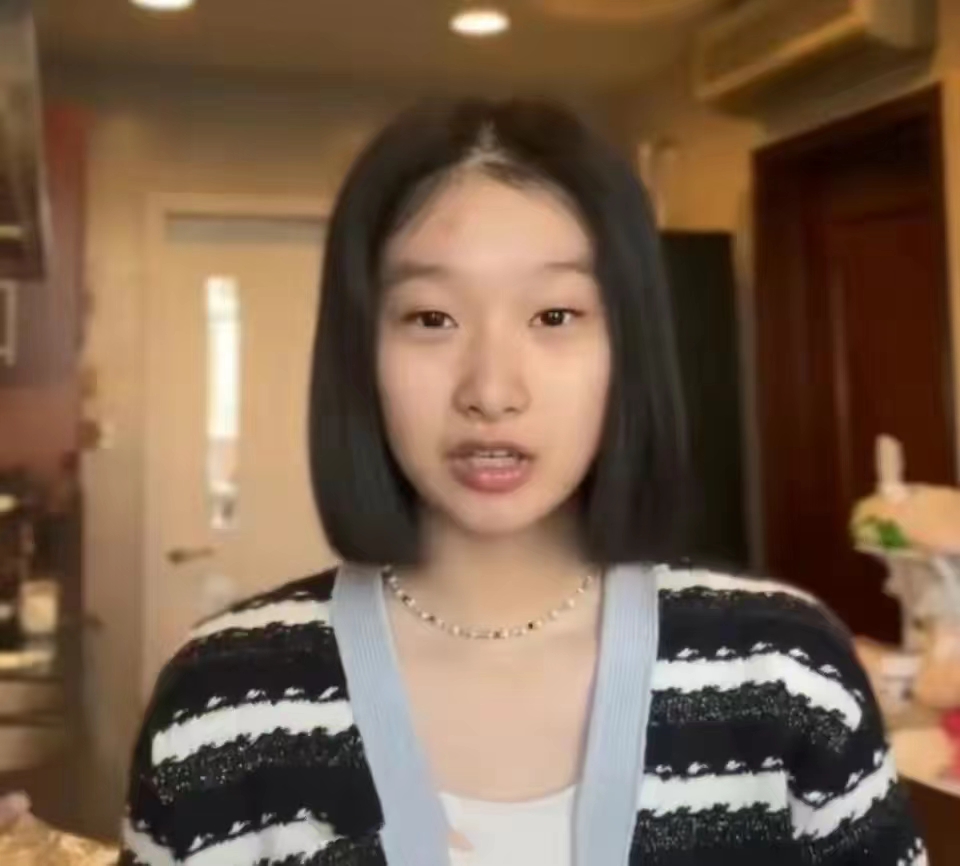 马伊琍大女儿近照图片