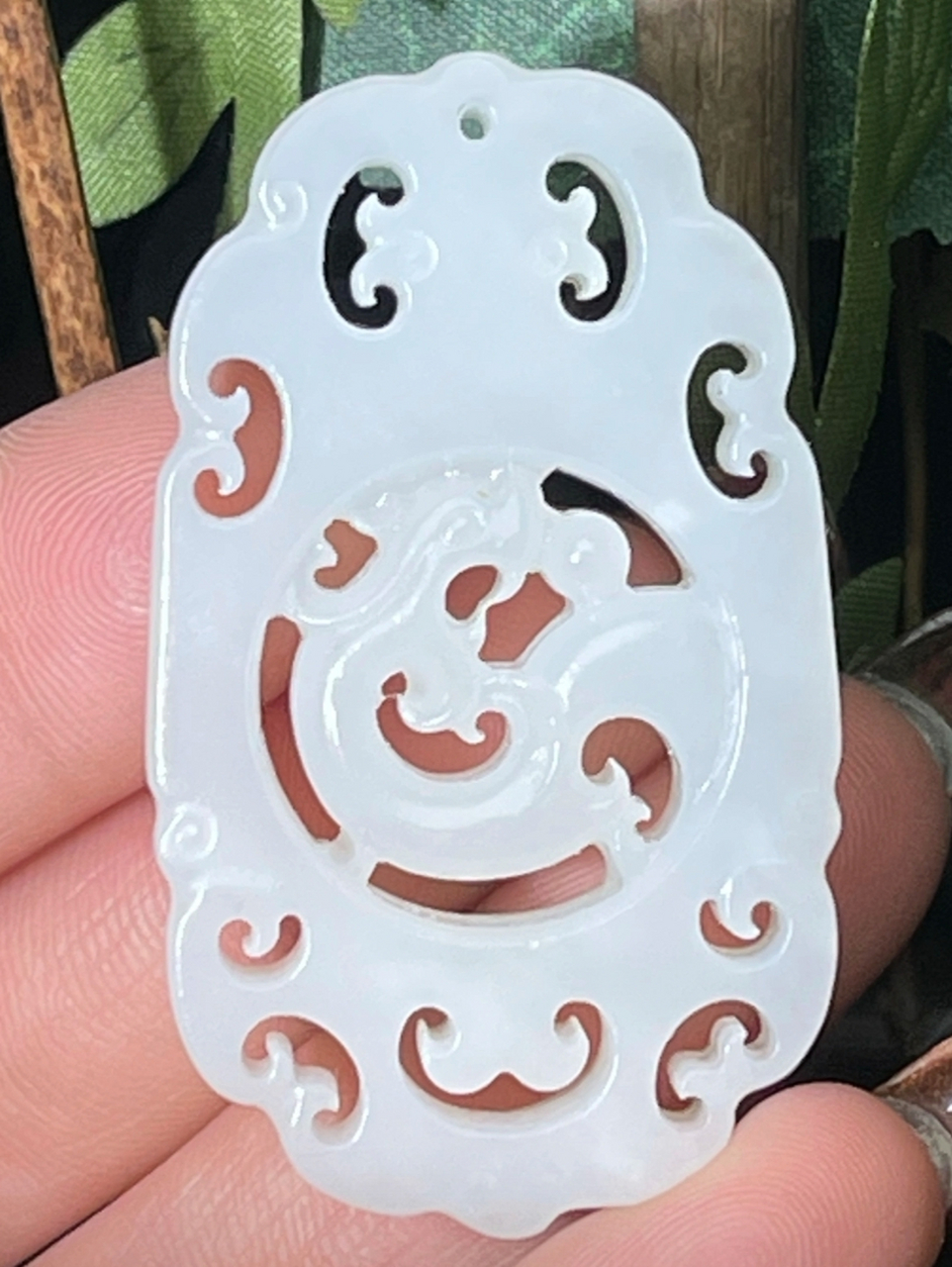 新疆和田玉白玉镂空02(仿古龙牌)02挂件02飞龙在天空中翻腾