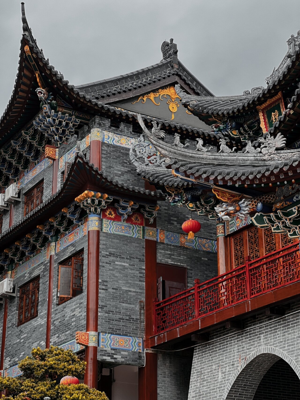 深圳东山寺,中式建筑美学 寺院建筑中相对于北方,南方的建筑风格好像