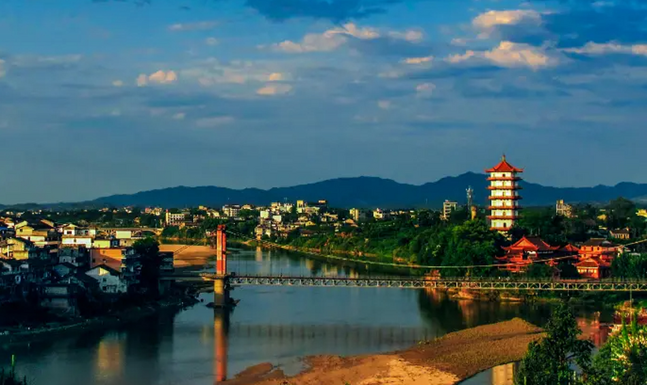 瑞金市位于江西省东南部,地势起伏,交通便捷,资源丰富.