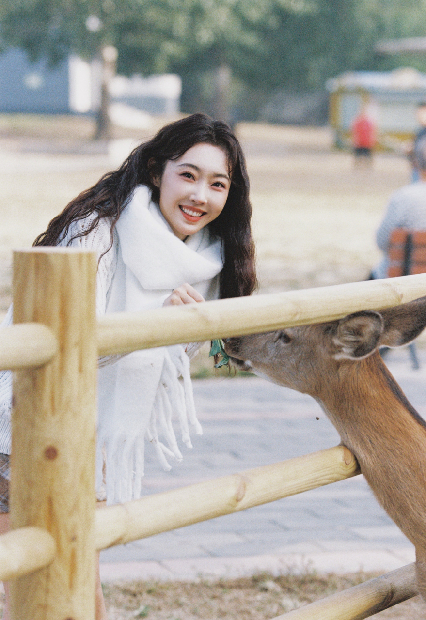 宣璐笑眼弯弯,冬日里的可爱甜妹