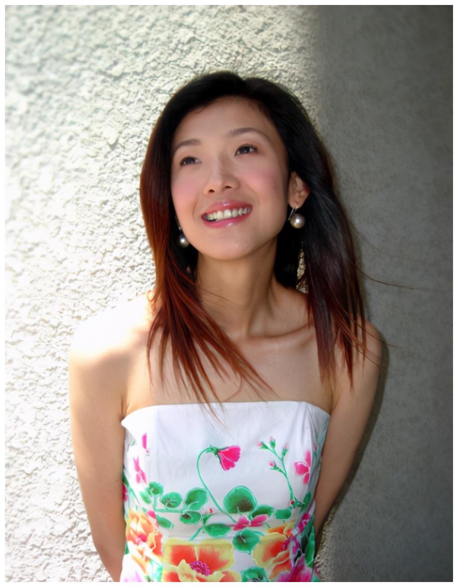 倪景阳:39岁冒险产子,身高182嫁165的谢晖,如今她过得怎么样呢