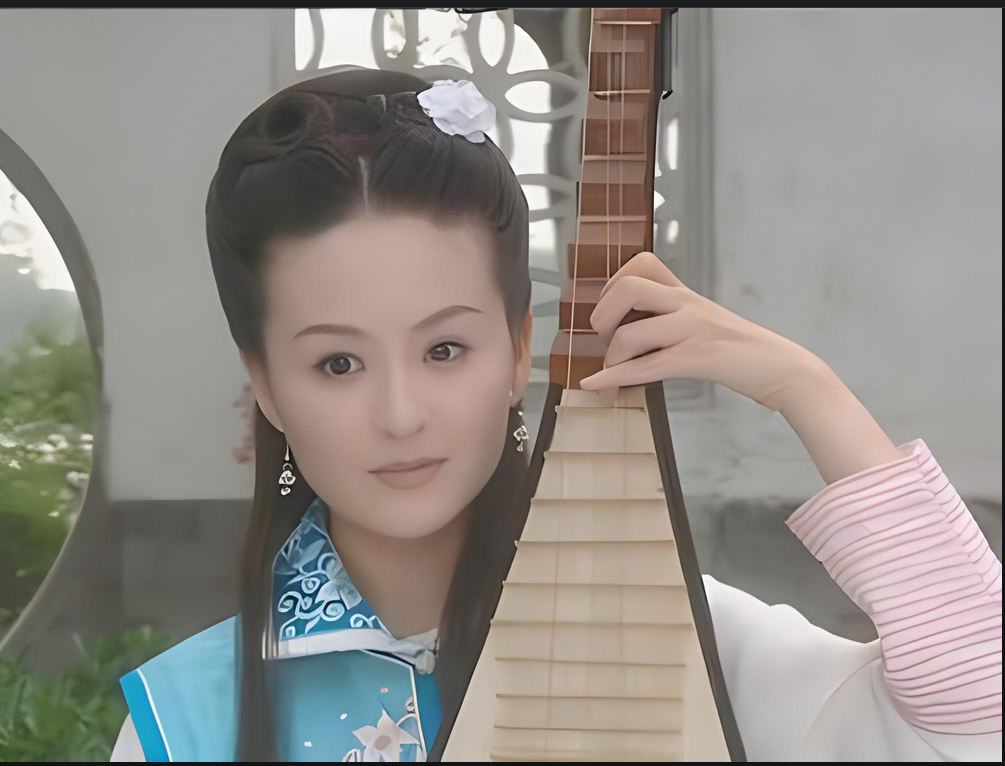 凭借着青春剧《花季雨季》,还在上初中的 戴娇倩一举获得了当年金鹰奖