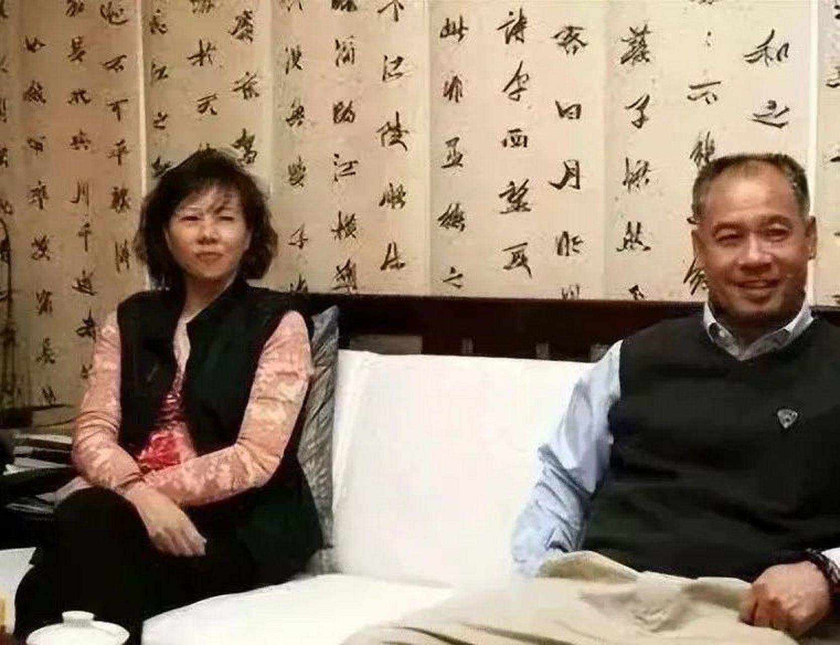 与妻子陈永妍甜蜜同框,展现不老魅力.如何将运动精神转化为时髦品牌?