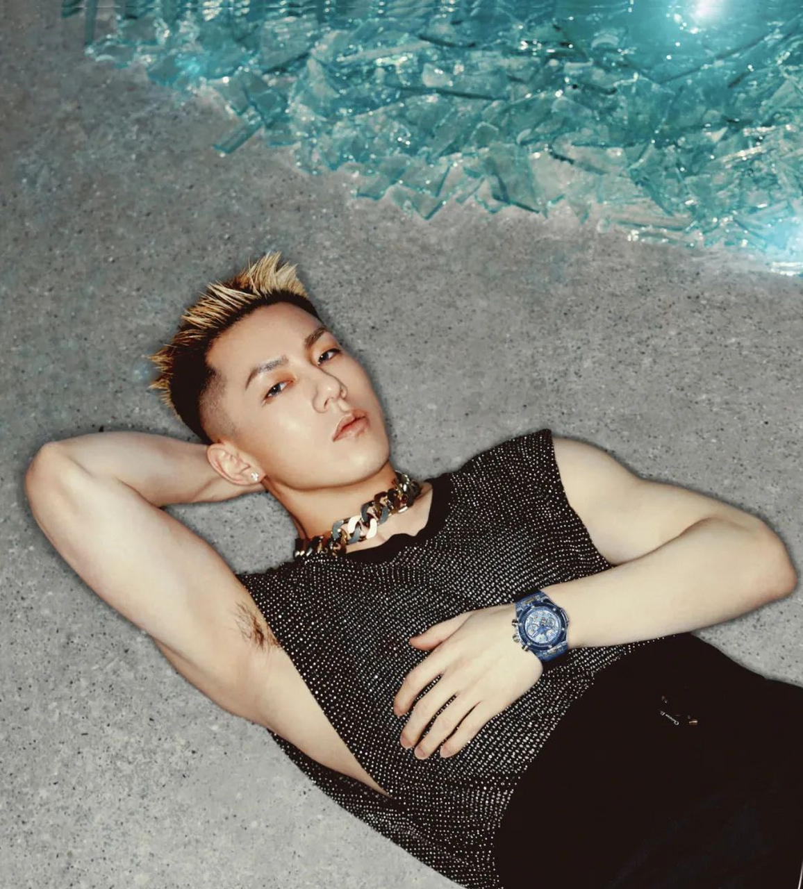 casper 卡斯柏,这位出生于中国上海市的多元艺术家,不仅是一位出色的