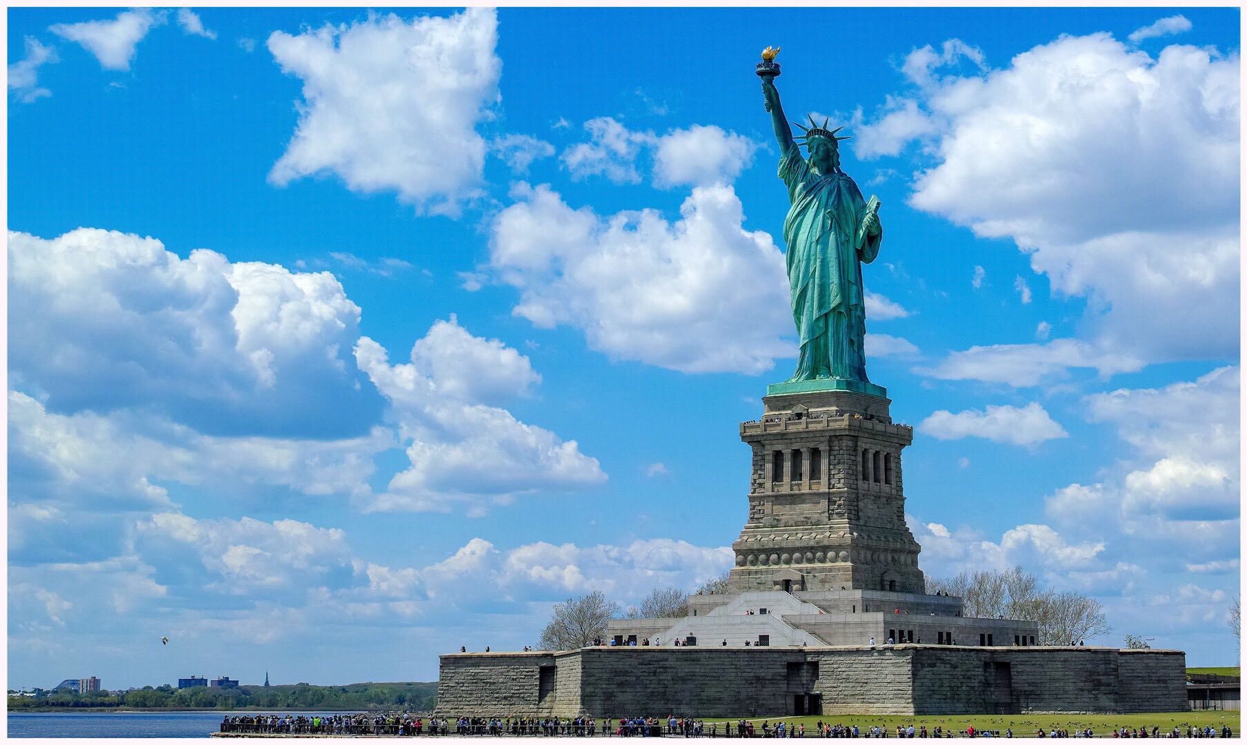 自由女神像介绍,纽约的标志性纪念碑