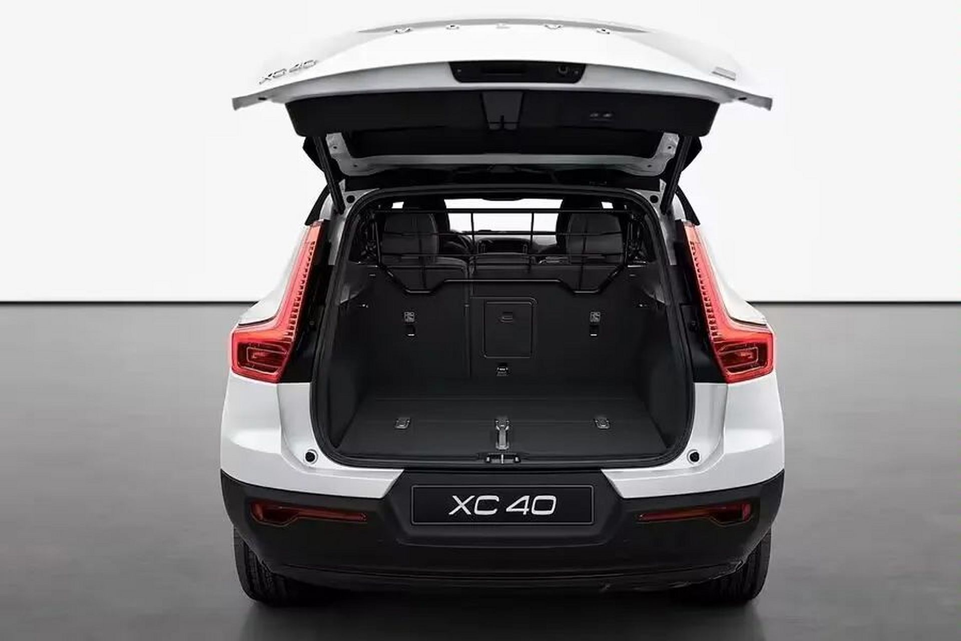 2024款沃尔沃xc40凭借豪华设计,强大性能和齐全配置赢得消费者青睐