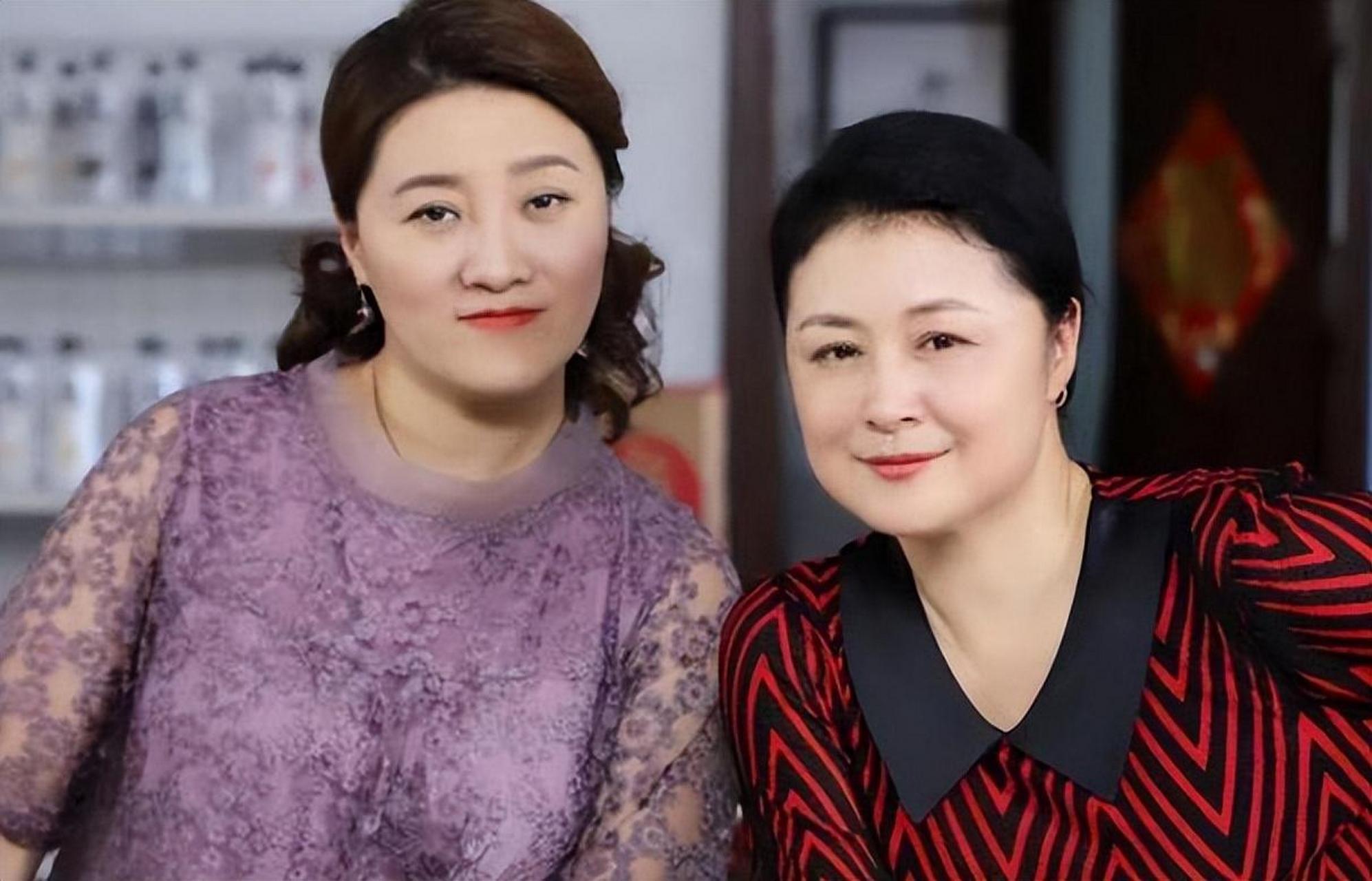 《乡村爱情16》首播,谢大脚角色因演员去世而悲伤,剧中安排黄世友陪她