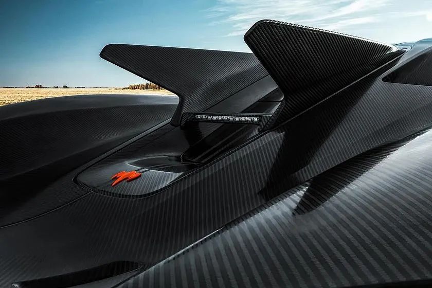 第一辆客户定制版柯尼塞格 jesko absolut交付给客户