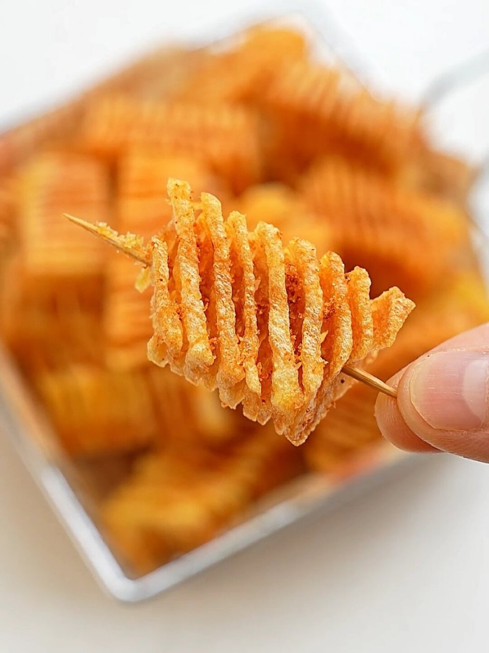 奥尔良风味酥脆土豆块🍴  🥔食材清单📝:  土豆3个 奥尔良小料