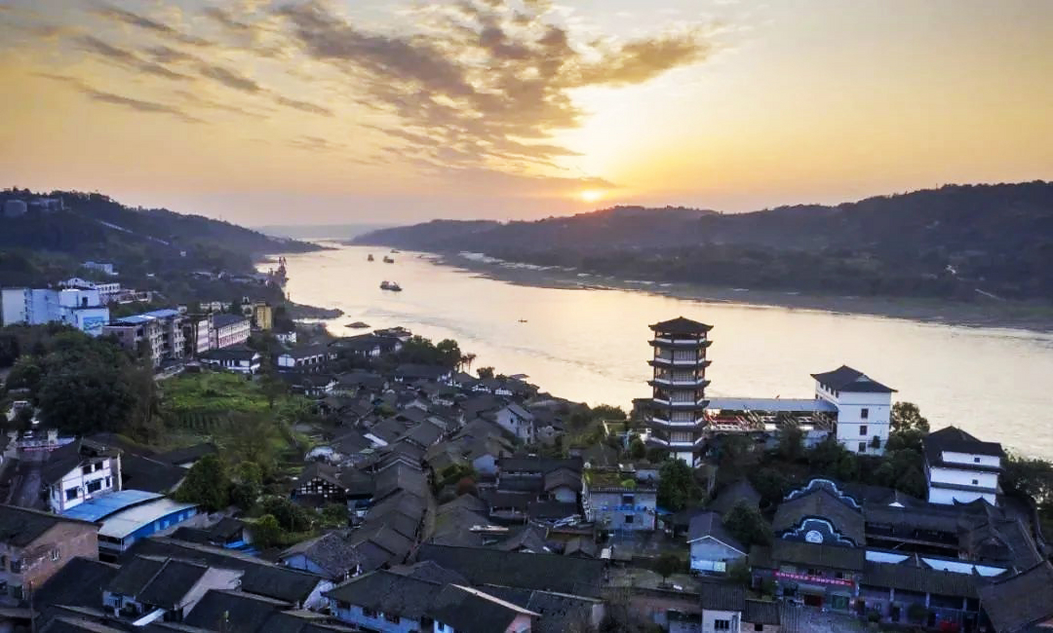 它的历史是辉煌的 曾经作为永川唯一的长江边的镇