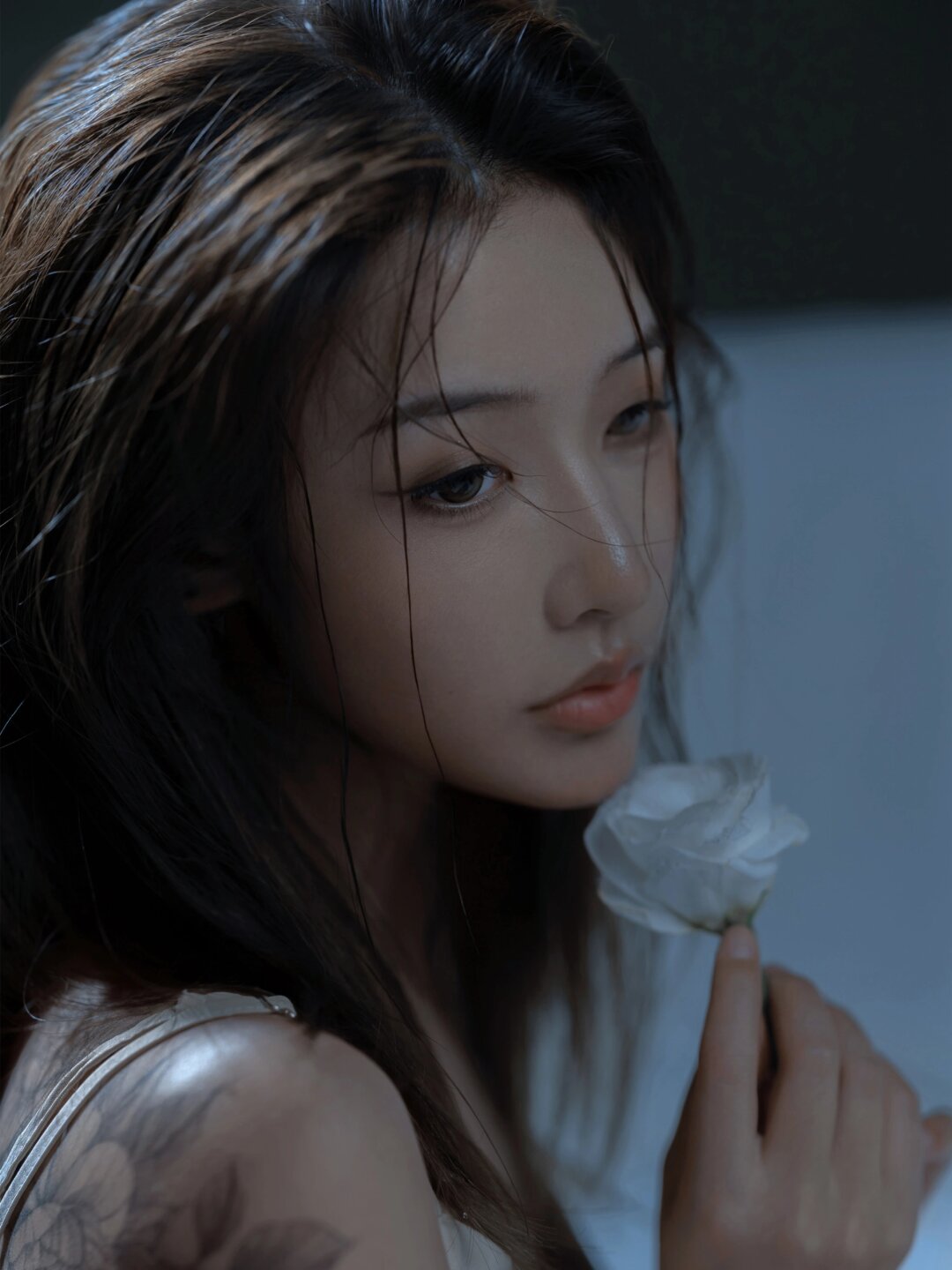 天气变冷了,故事也该翻页了|清冷情绪写真  雨水打