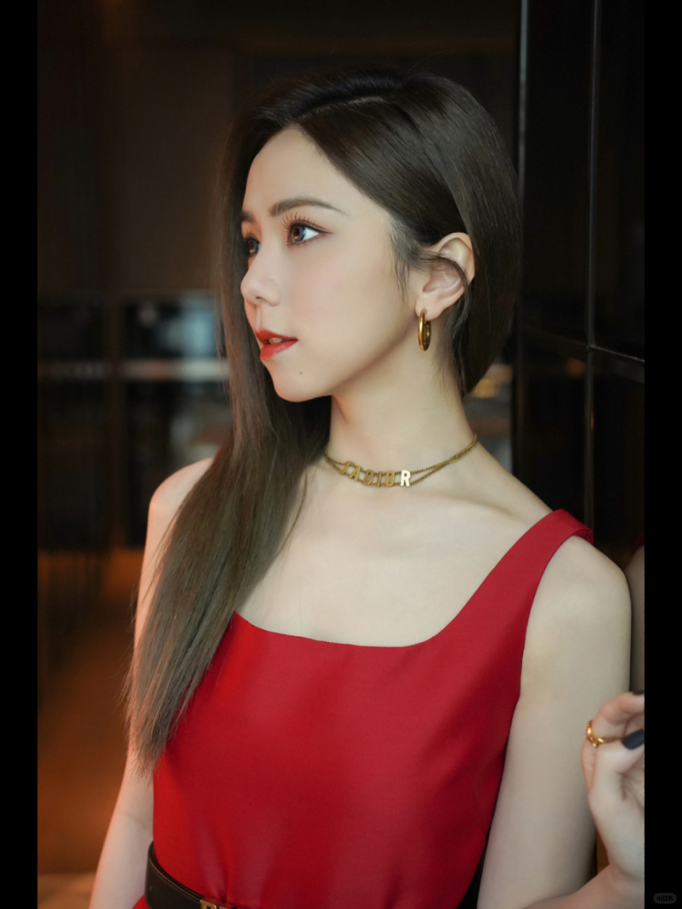 邓紫棋的魅力:日常生活中的圆脸女神!