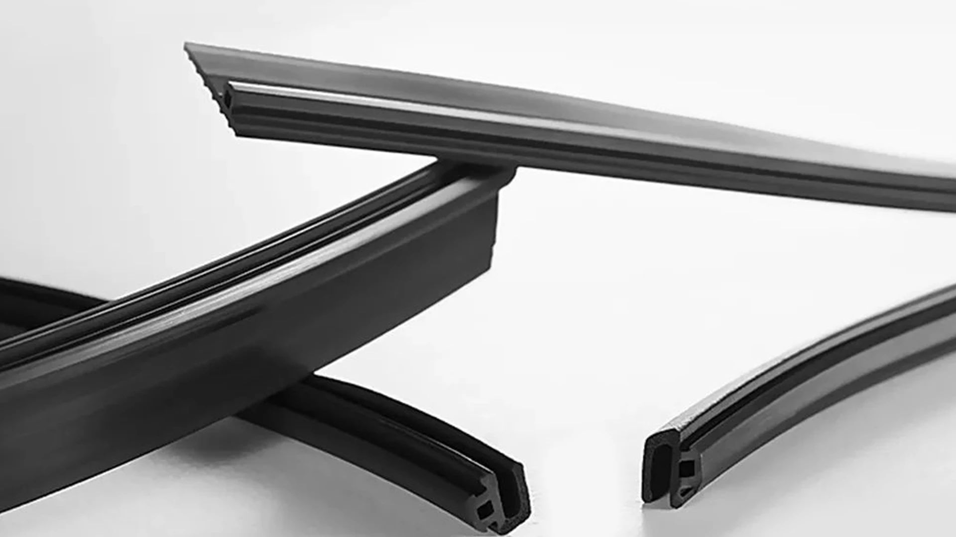 希诺哲门窗|漫天飞雪,暖心过年