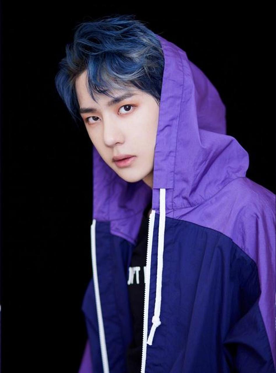 王一博标准的瓜子脸型和精致的五官,演男扮女装的角色肯定以假乱真!