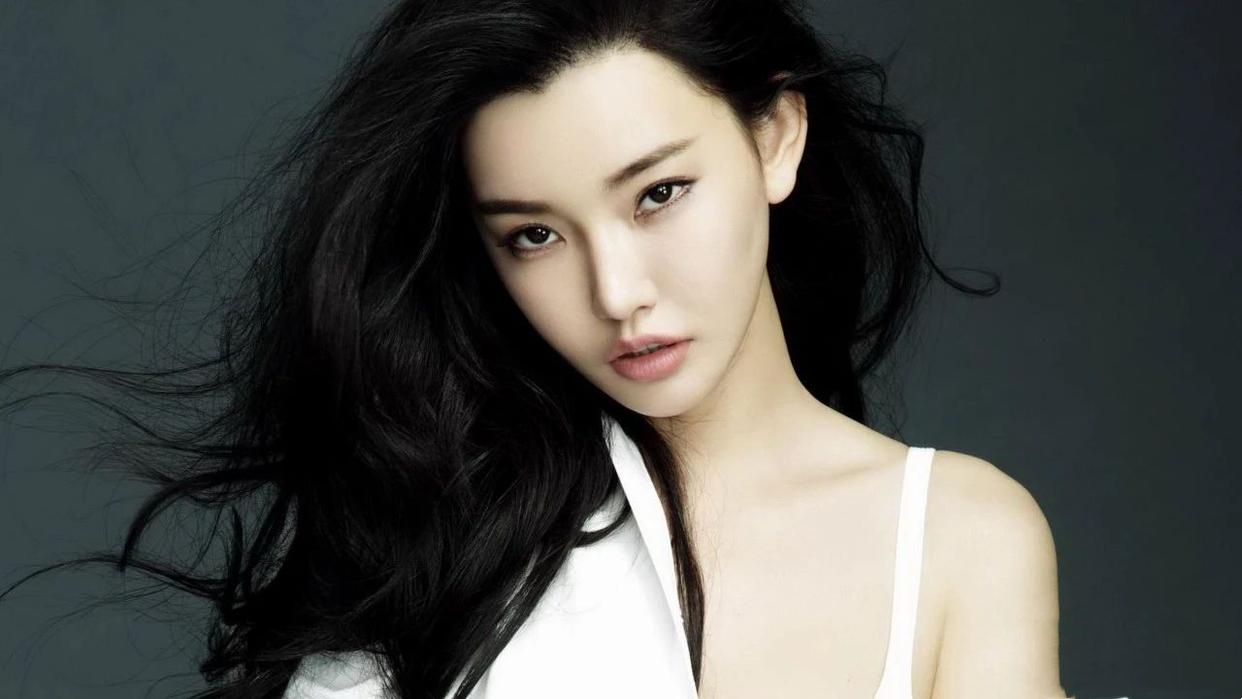 从普通学子26亿票房女王:揭秘童菲成为王晶导演力捧最美晶莹女郎