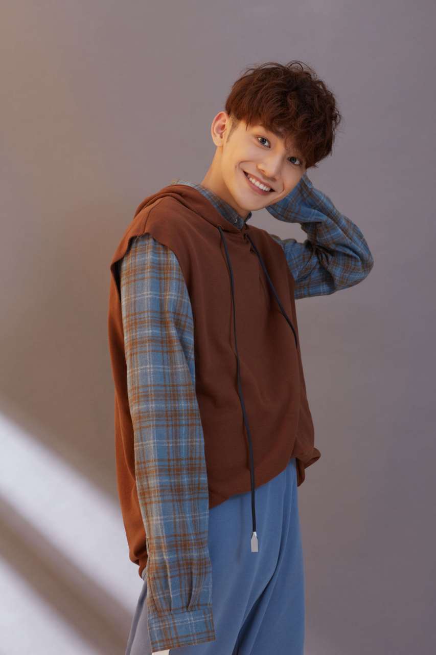 从群星闪耀到狗剩快跑,蒋易的演艺之路  在演艺圈,有些演员像流星一