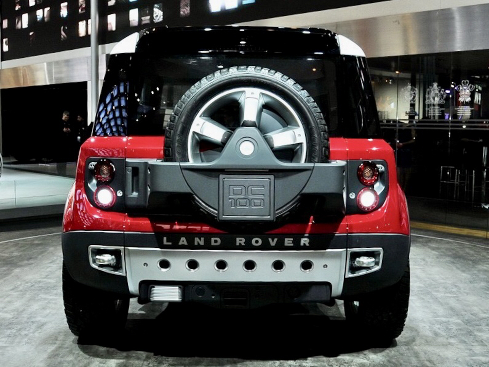 紧凑版路虎卫士——路虎dc100,外观小巧可爱,单开门,前脸一样霸气