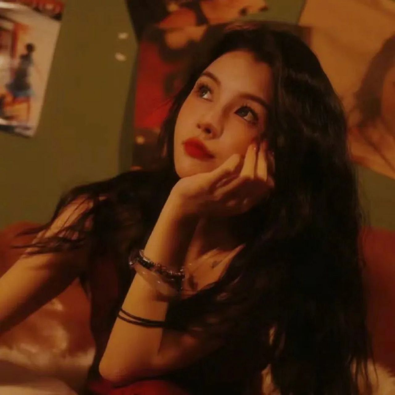 wechat复古港风女生头像