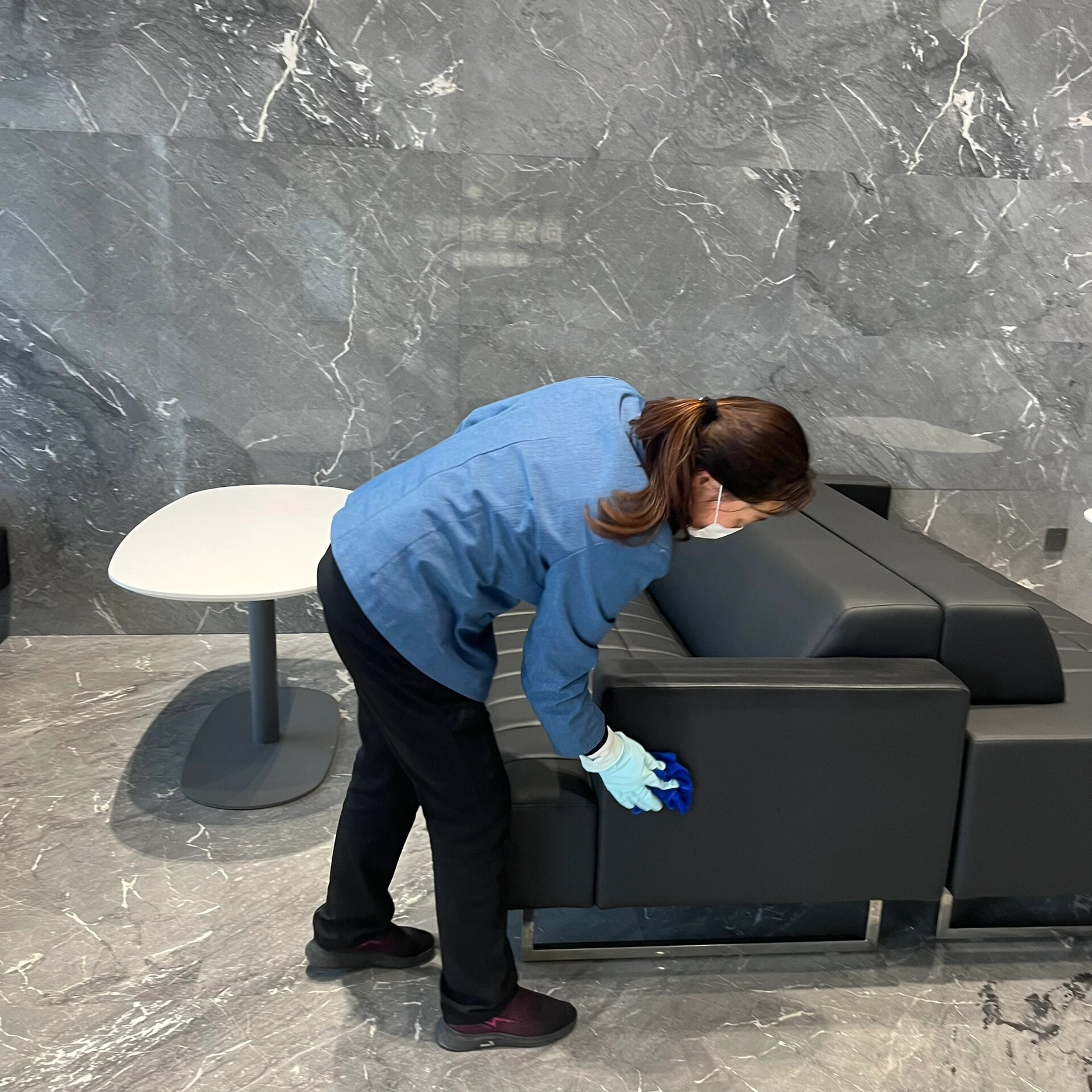 图片别墅打扫卫生图片酒店门厅大堂保洁别墅里搞卫生图片别墅保洁照片