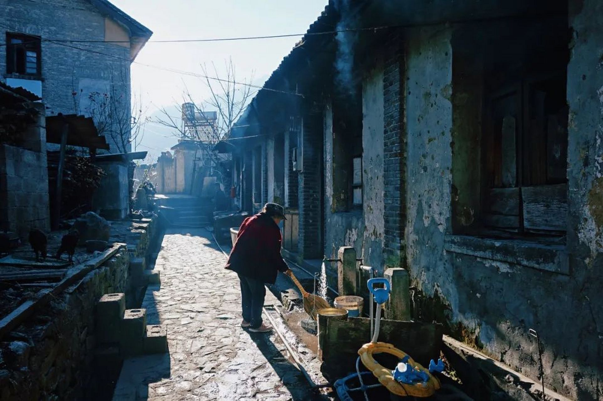 知子罗,曾经是怒江州府和繁荣县城,因地质学家预言滑坡而撤县,成为废