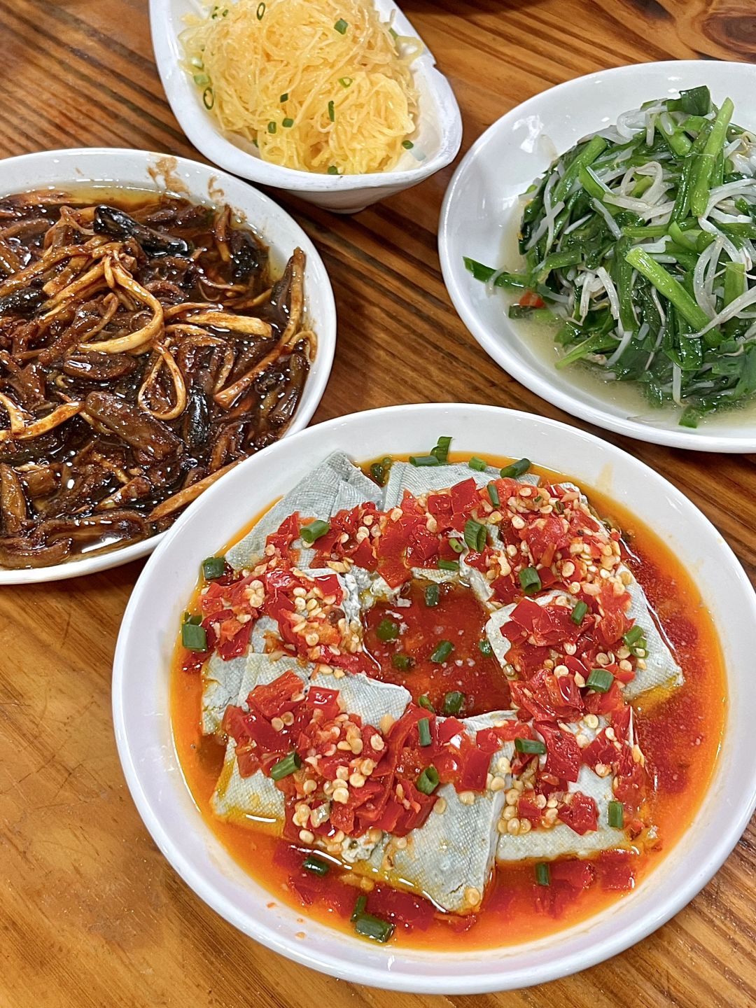 这家小饭店的锅肚肺汤简直绝了