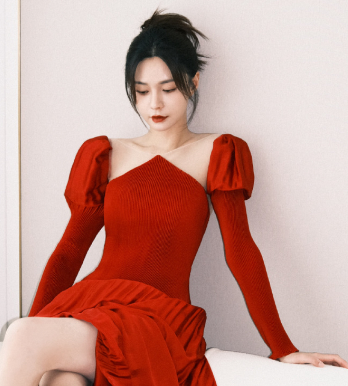 沈梦辰的红色礼服