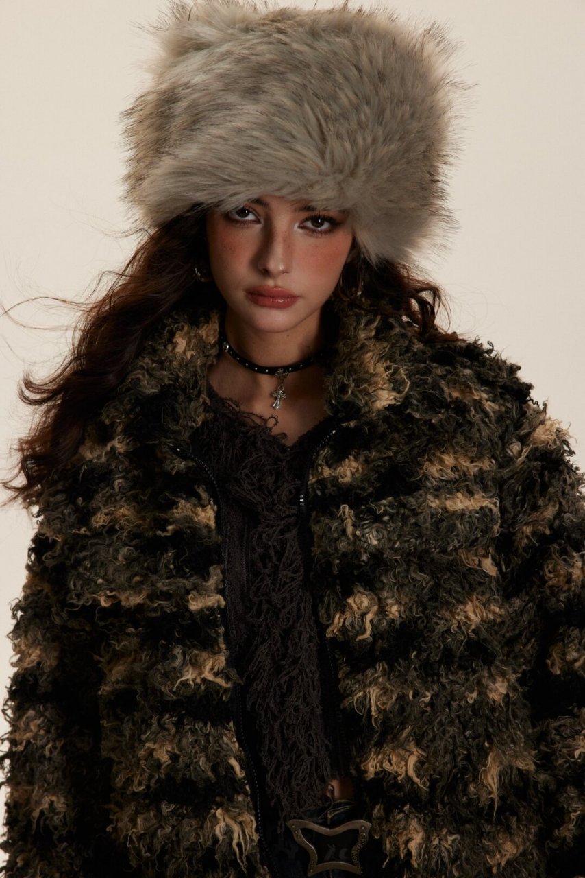 混血妹妹太绝了  黄黑皮肤与美拉德妆容简直是绝配,我觉得这个妆美得