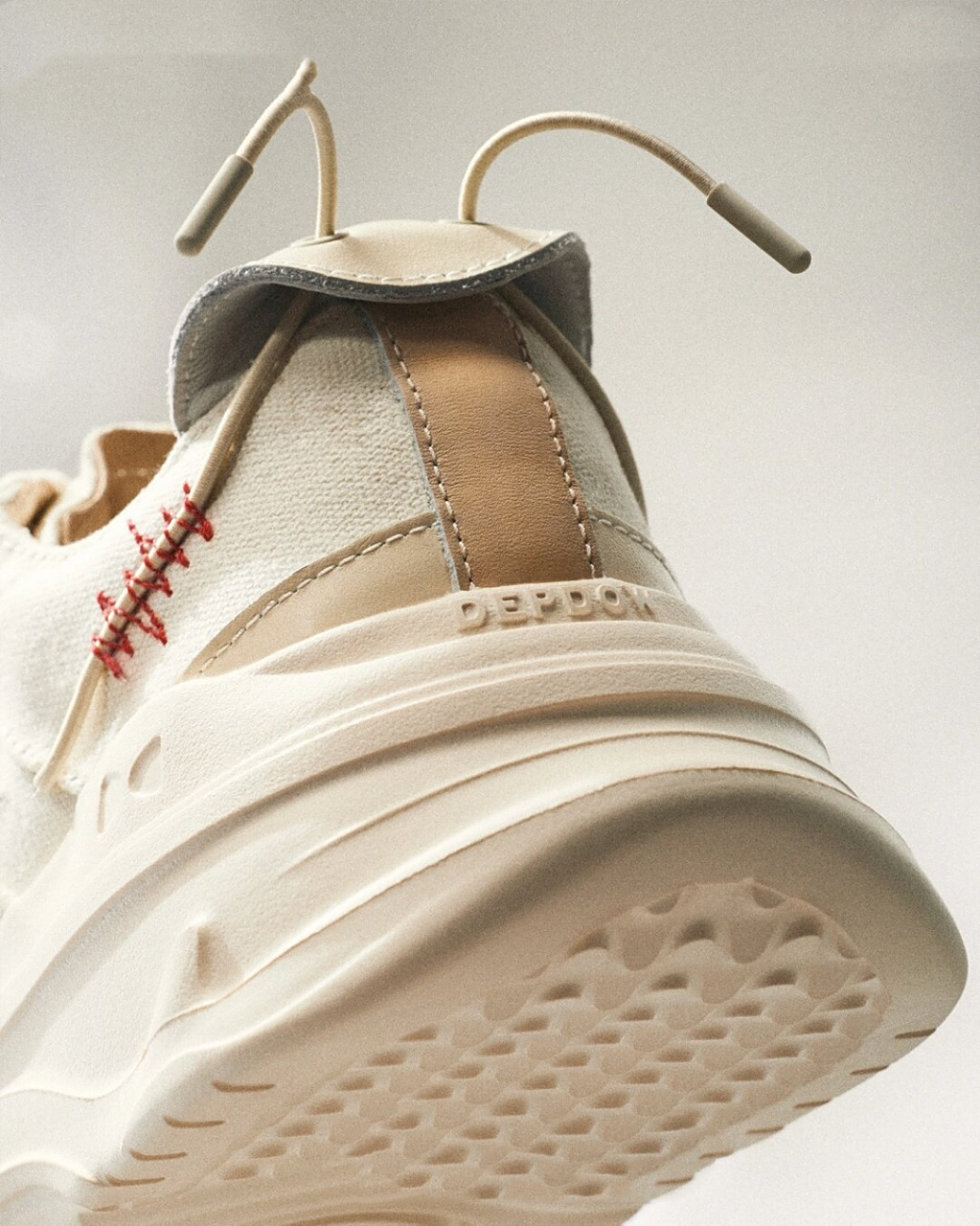 鞋类拍摄 静物图	  小尾巴帆布鞋,一双充满青春活力的鞋子!