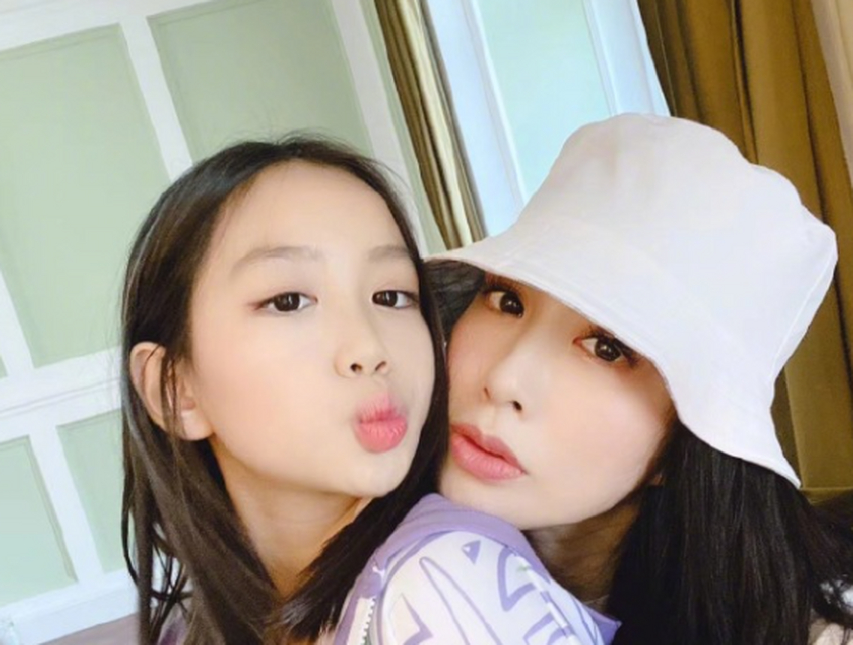 美丽的时光总是匆匆而过,钟丽缇的女儿考拉已经14岁啦!