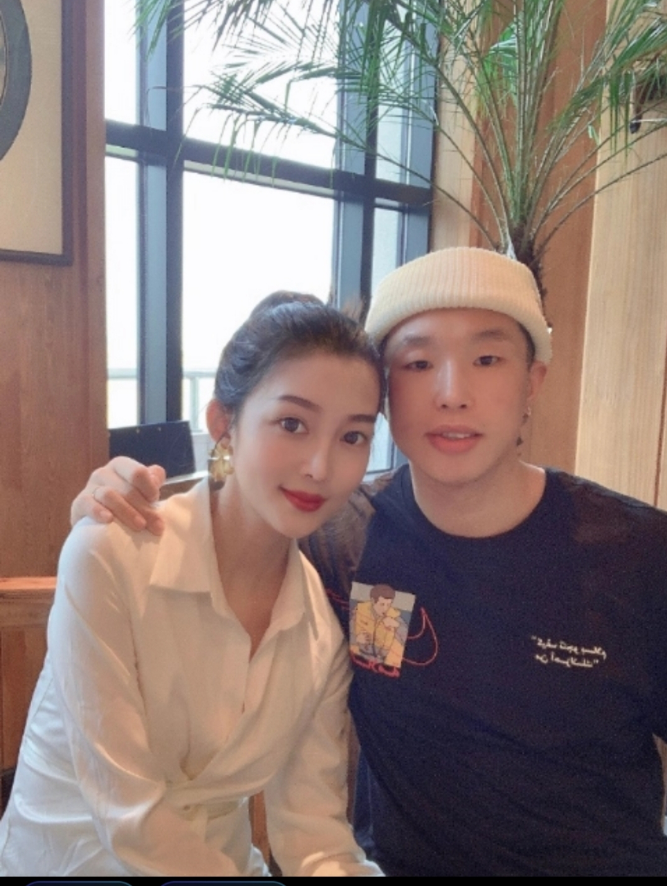 烧饼的基因好强大,老婆那么漂亮,孩子还是都像他
