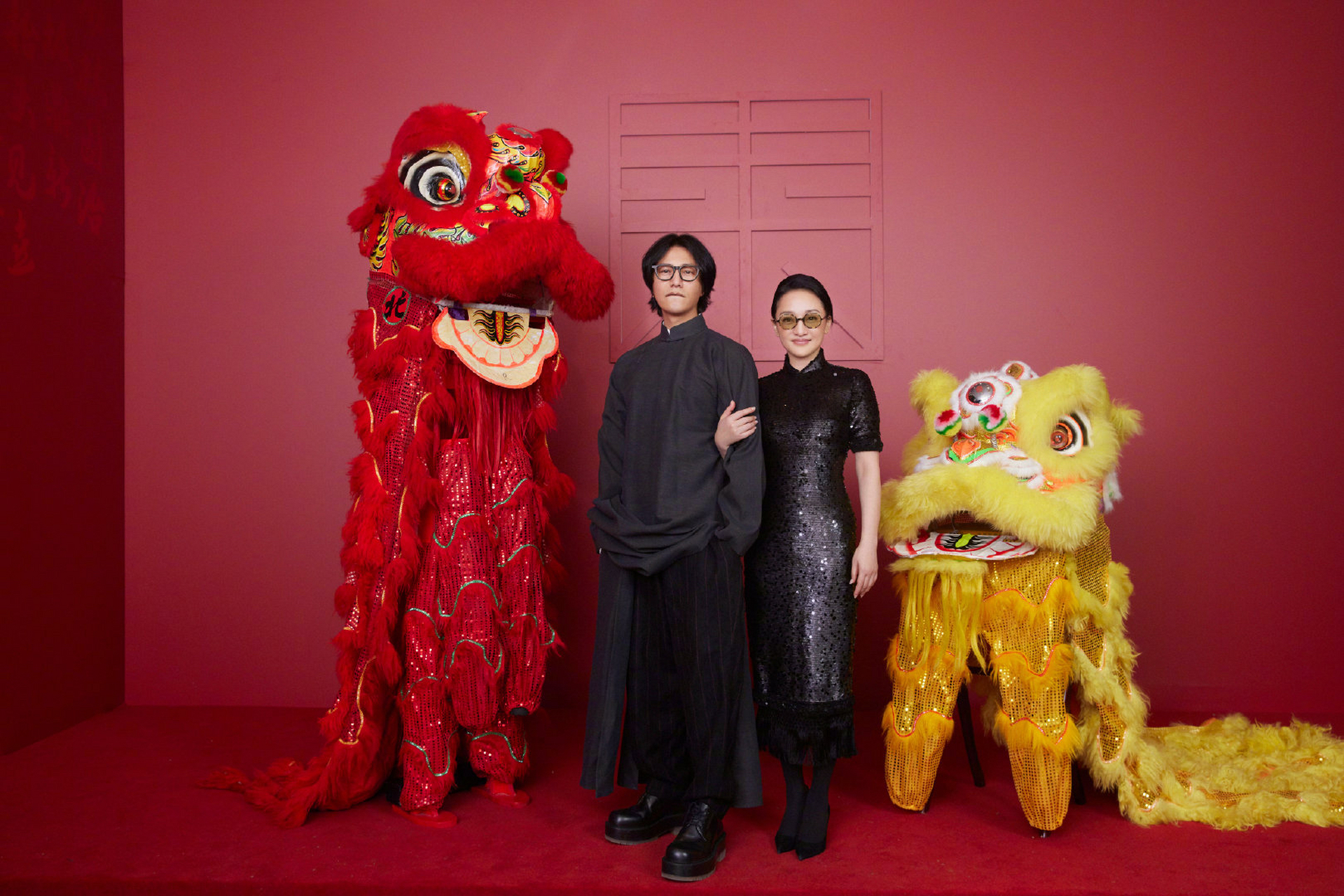 周迅陈坤合照太养眼了,两人的友谊从01年拍摄像雾像雨又像风时开始