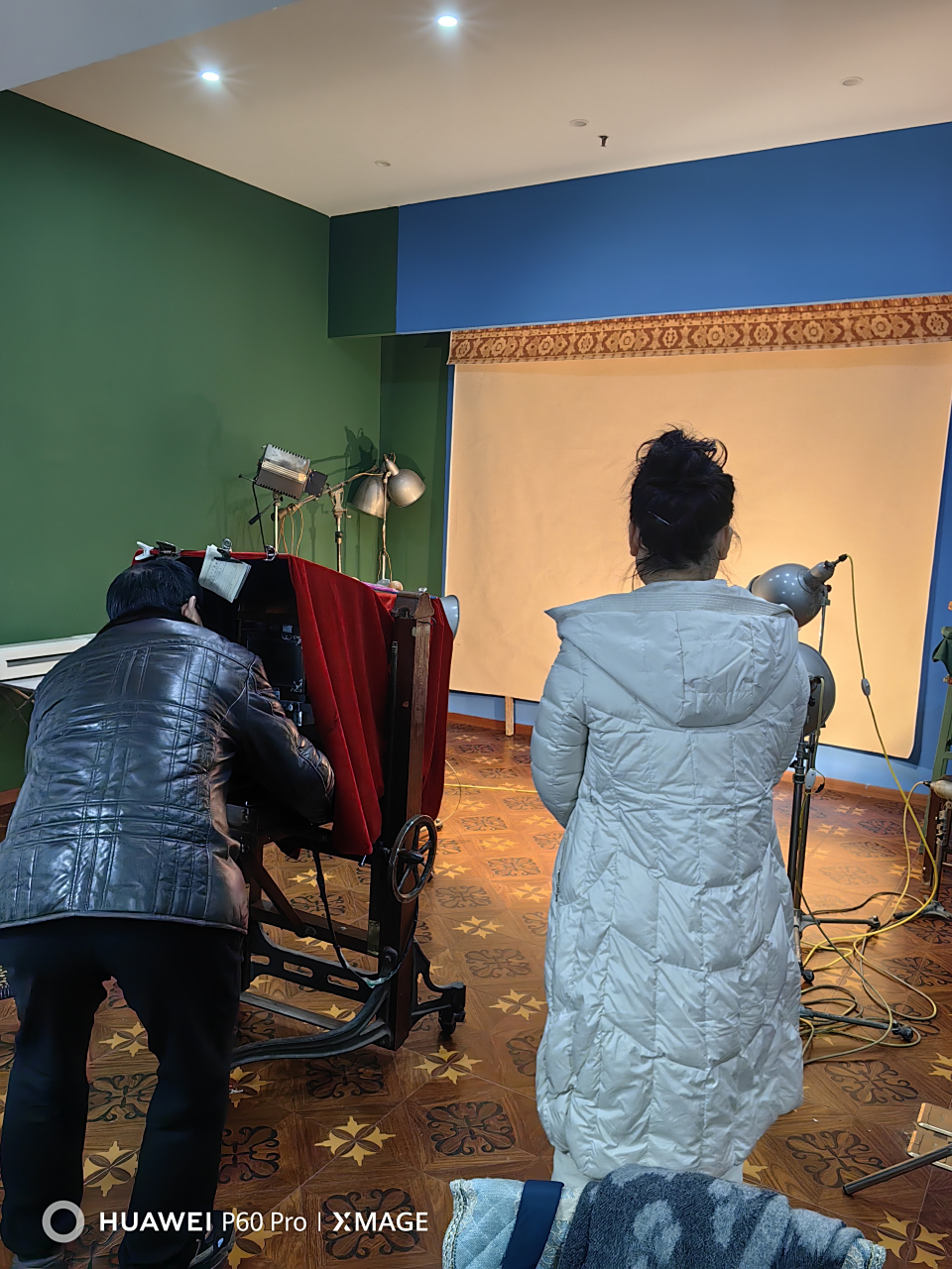 东风照相馆是合肥市仅存的一家可以拍黑白照的老照相馆了,据说它的