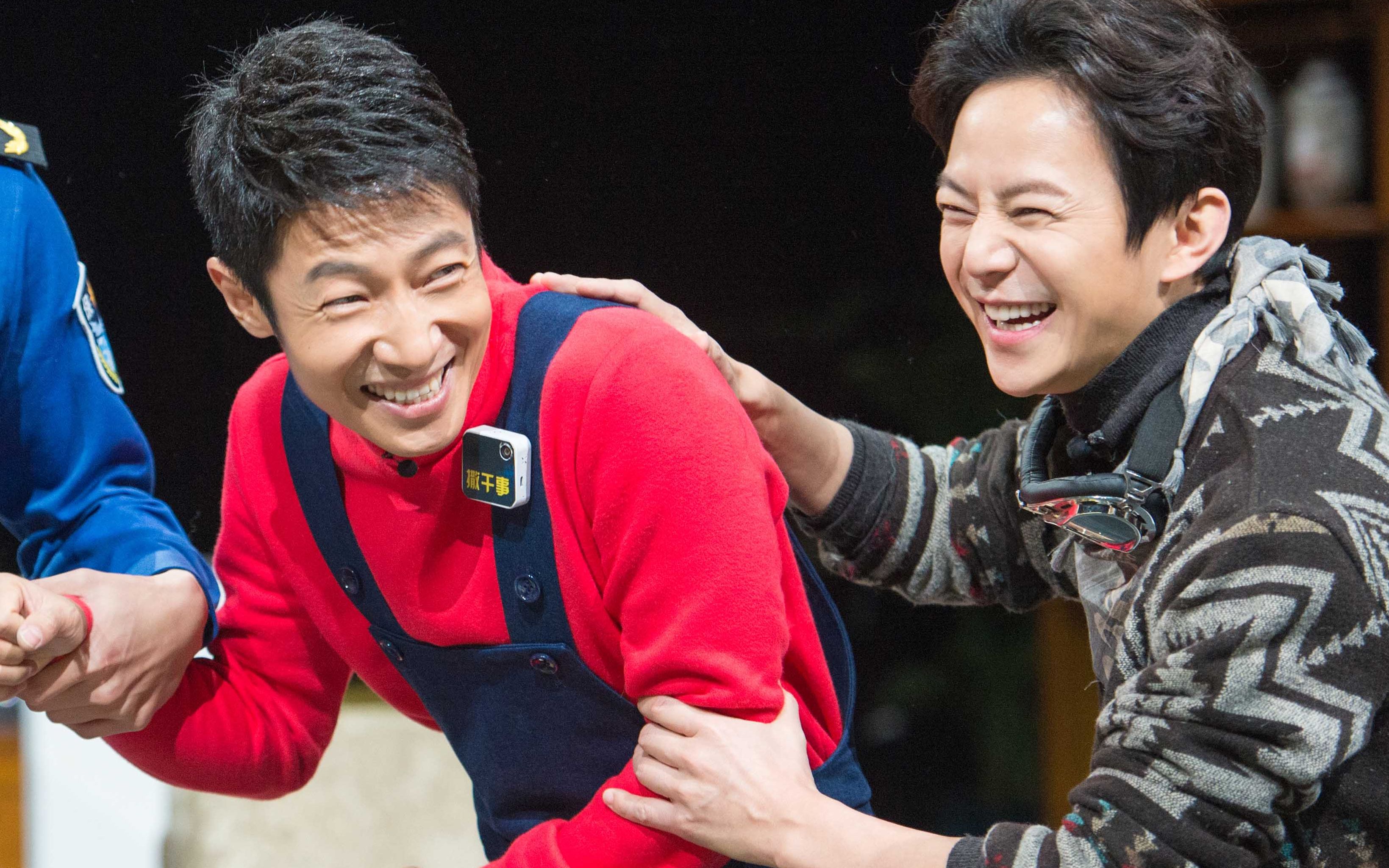 李思思带两个儿子去三亚度假,网友:这样的女人,才是最完美的