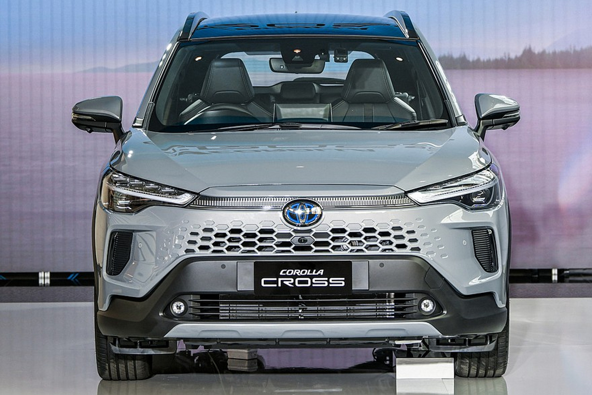 新款丰田卡罗拉cross震撼登场,泰国前脸惊艳亮相.