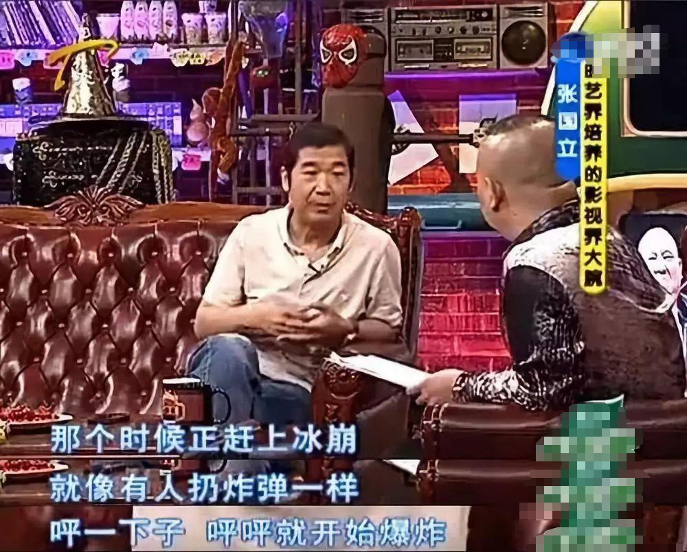 2015年,他从影视作品转战综艺节目,当起了《咱们穿越吧》的导演.